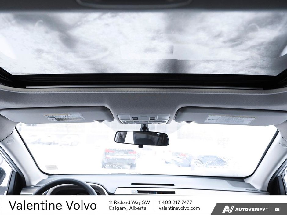 2015 Toyota RAV4 XLE-25