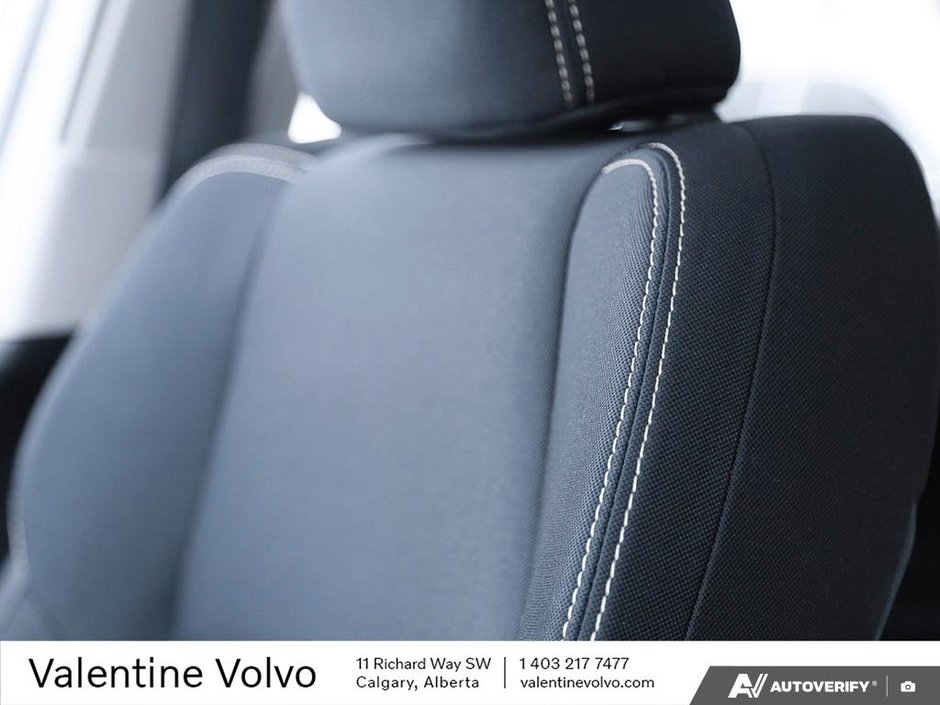 2015 Toyota RAV4 XLE-22