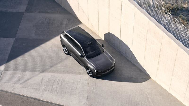 2025 Volvo EX90 Ultra 7-Passenger-2