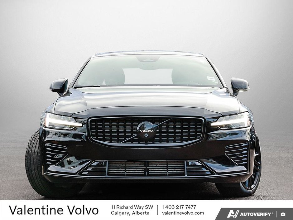 2025 Volvo S60 Plug-In Hybrid Ultra Black Edition-1