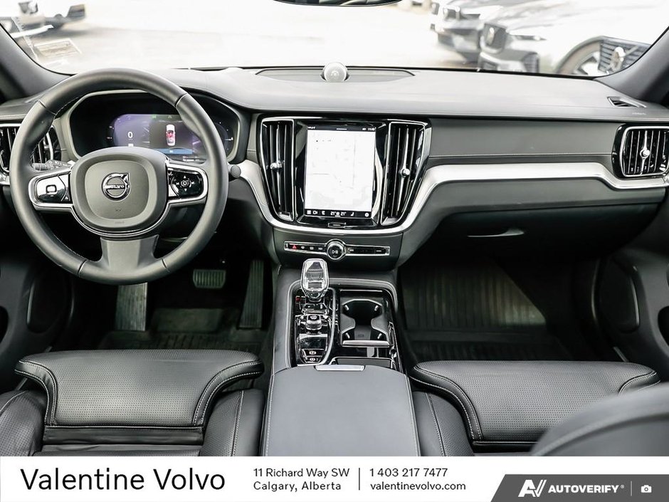 2025 Volvo S60 Plug-In Hybrid Ultra Black Edition-25