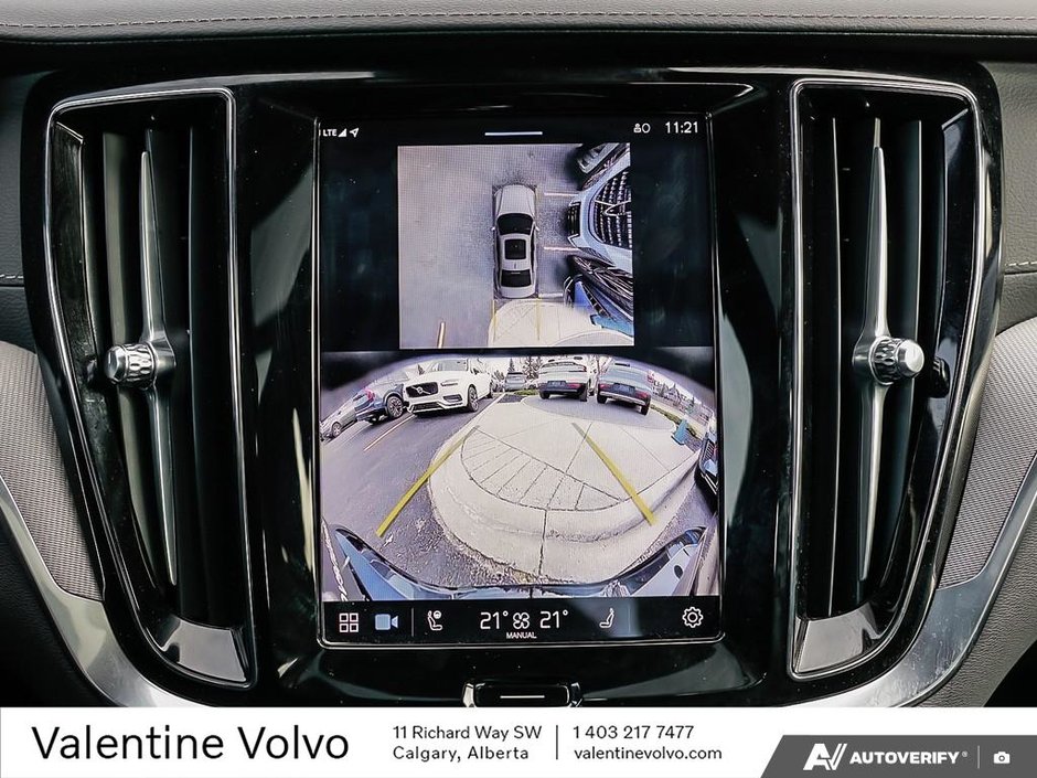 2025 Volvo S60 Plug-In Hybrid Ultra Black Edition-26