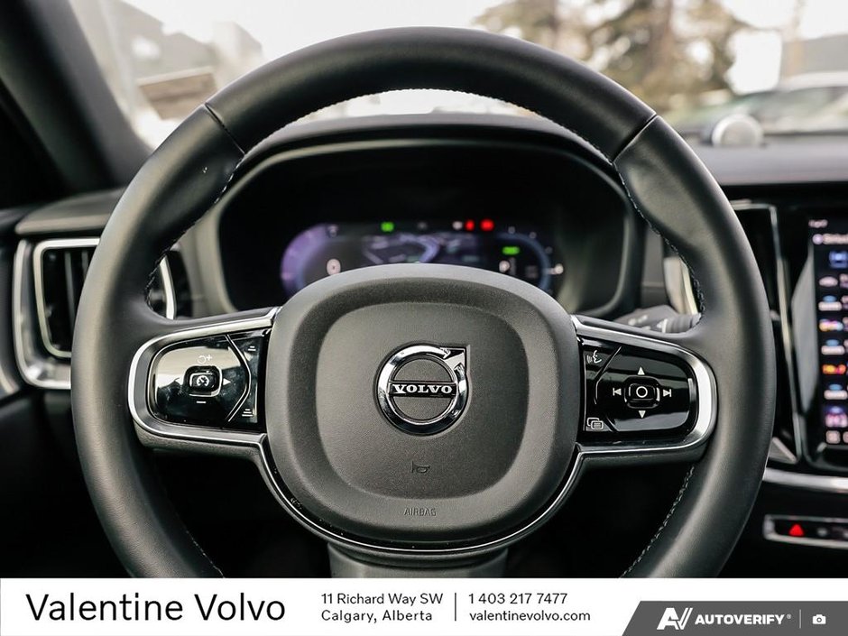 2025 Volvo S60 Plug-In Hybrid Ultra Black Edition-13