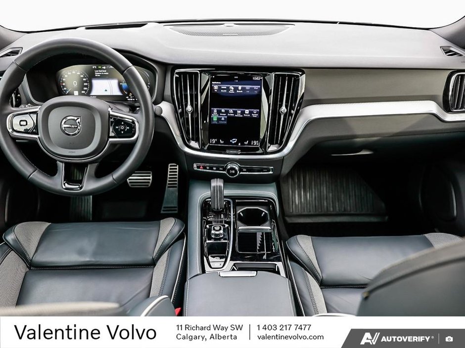 2022 Volvo S60 Recharge R-Design-25