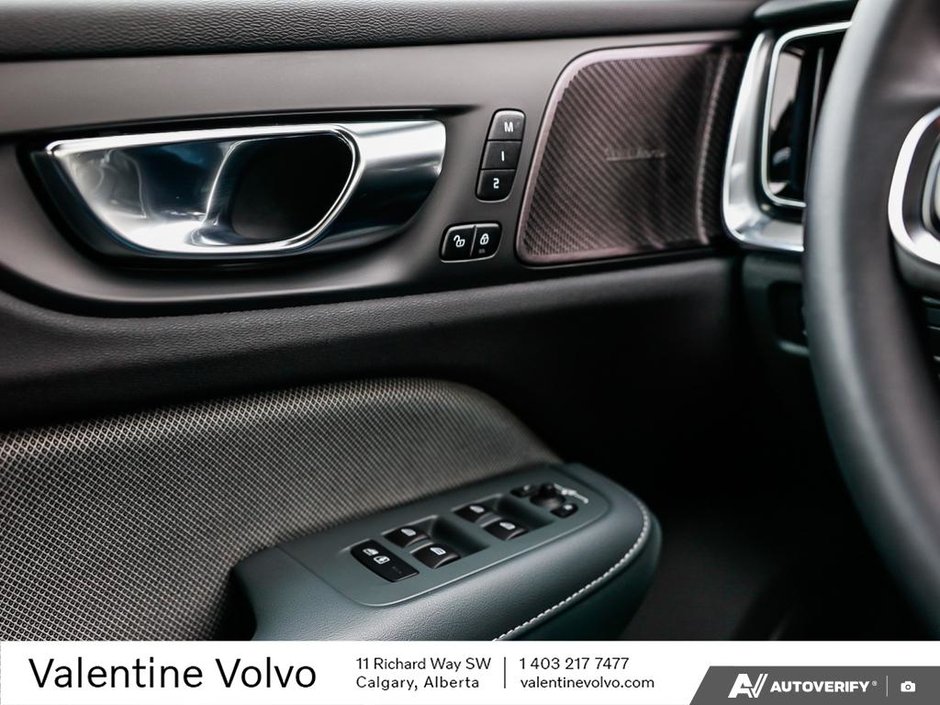 2022 Volvo S60 Recharge R-Design-17