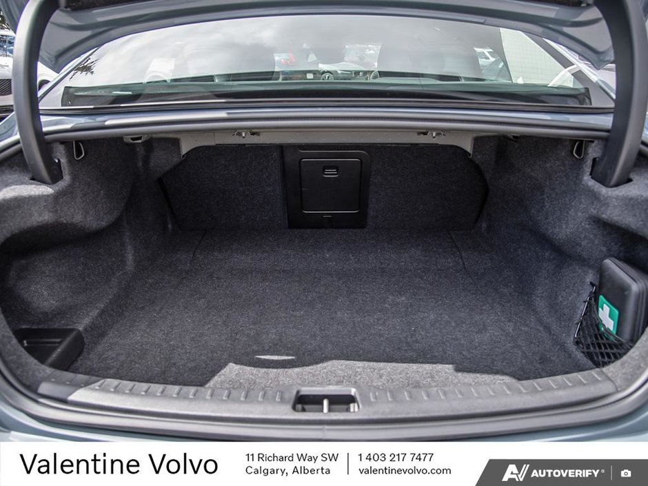2023 Volvo S60 Ultimate Bright Theme-10
