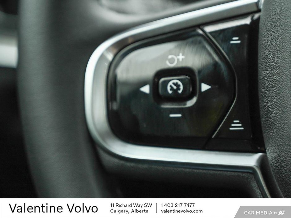2024 Volvo S60 Ultimate Dark Theme-17