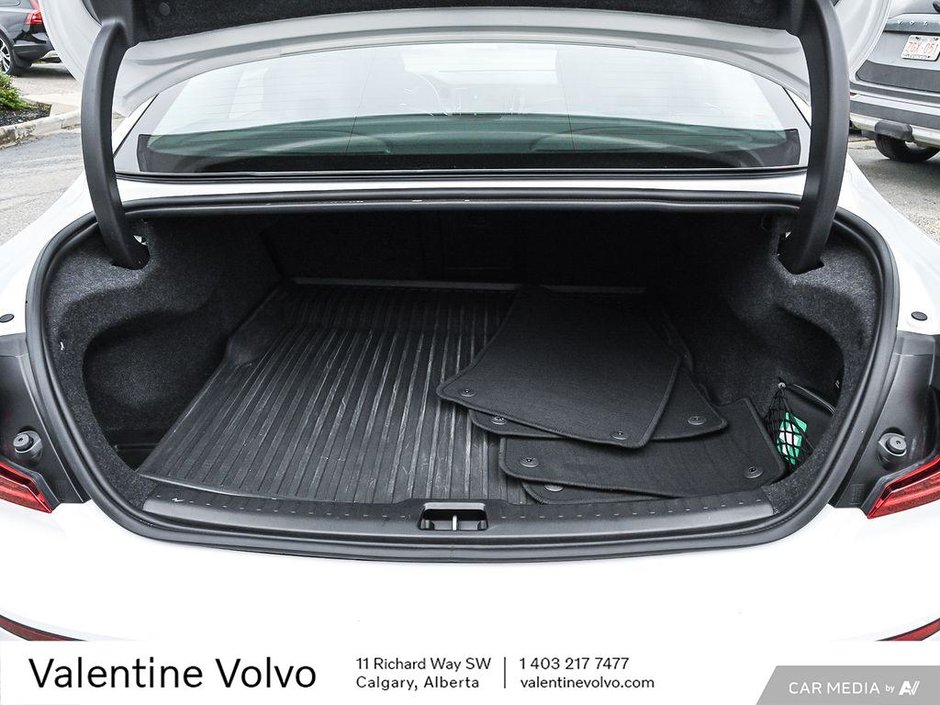 2024 Volvo S60 Ultimate Dark Theme-10