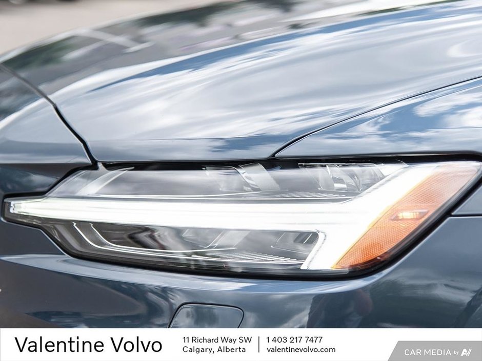 2024 Volvo S60 Core Dark Theme-9