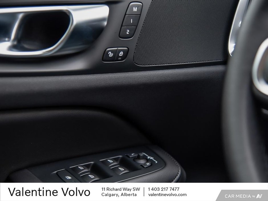 2024 Volvo S60 Core Dark Theme-16