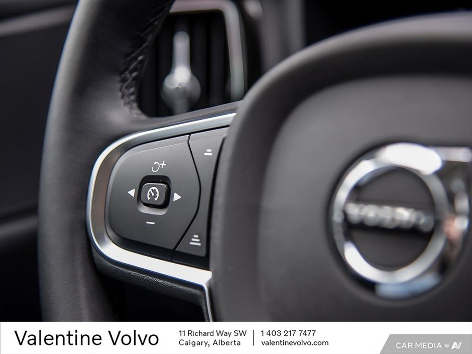 2024 Volvo S60 Core Dark Theme-17
