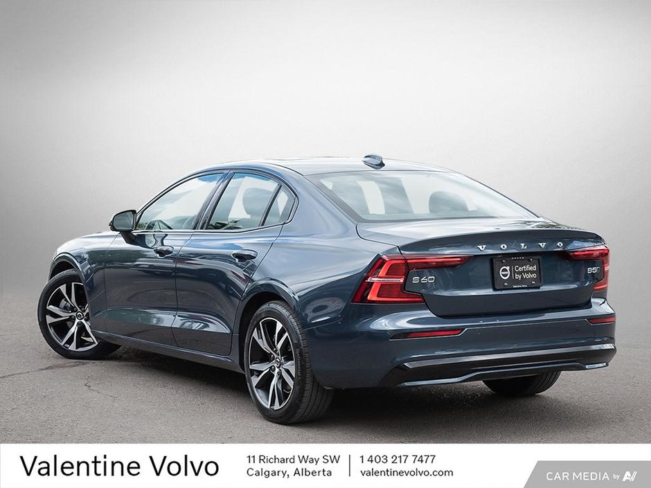 2024 Volvo S60 Core Dark Theme-3
