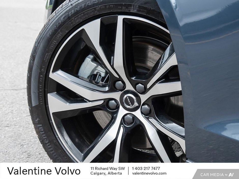 2024 Volvo S60 Core Dark Theme-5