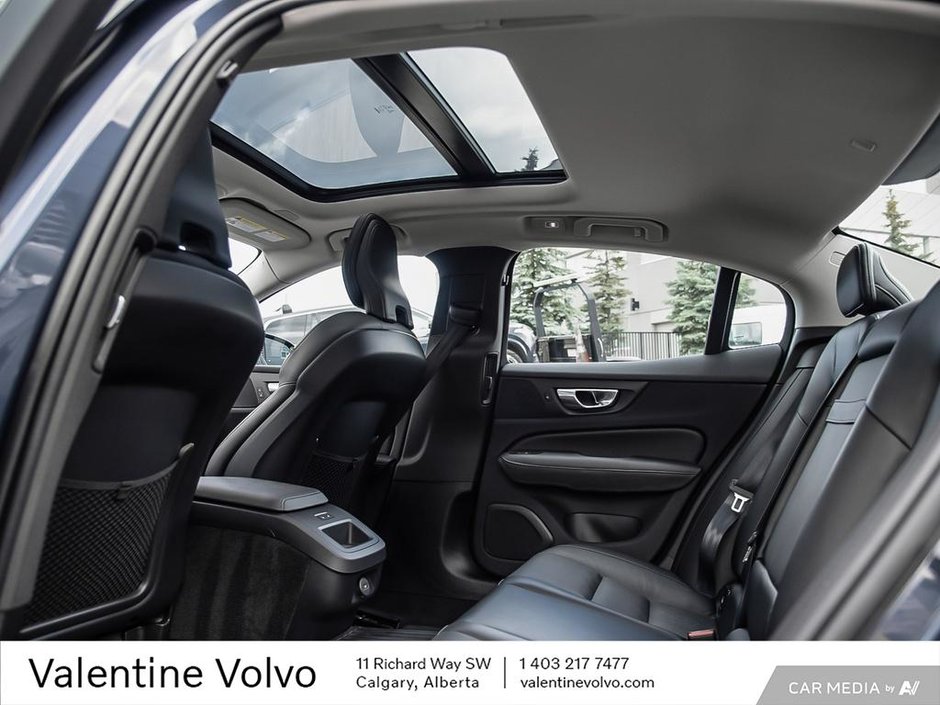 2024 Volvo S60 Core Dark Theme-23