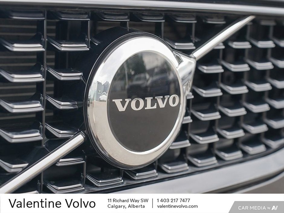 2024 Volvo S60 Core Dark Theme-8