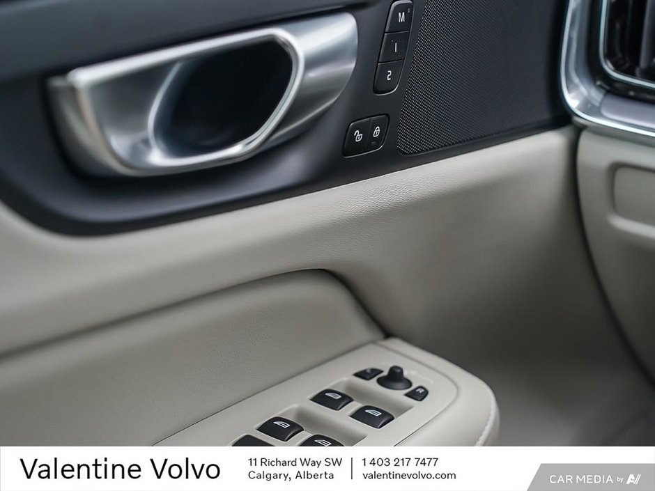 2024 Volvo S60 Core Dark Theme-16