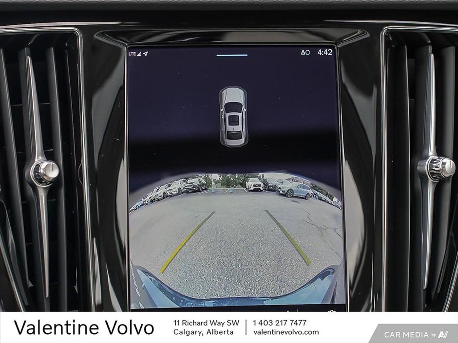2024 Volvo S60 Core Dark Theme-26
