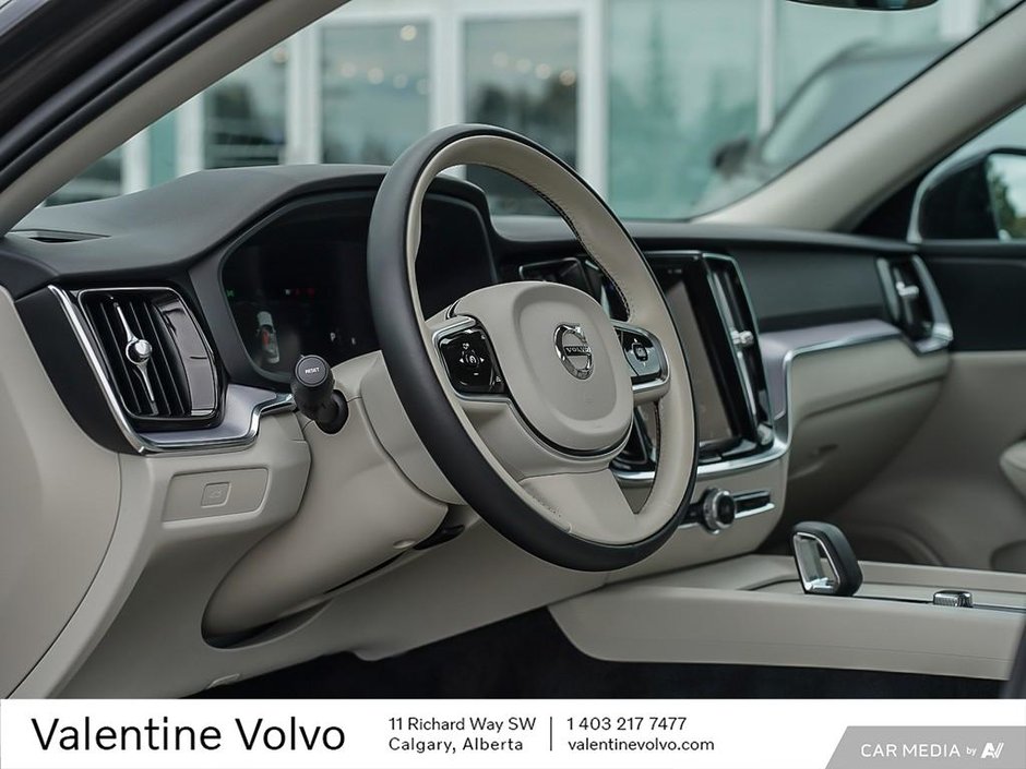 2024 Volvo S60 Core Dark Theme-12