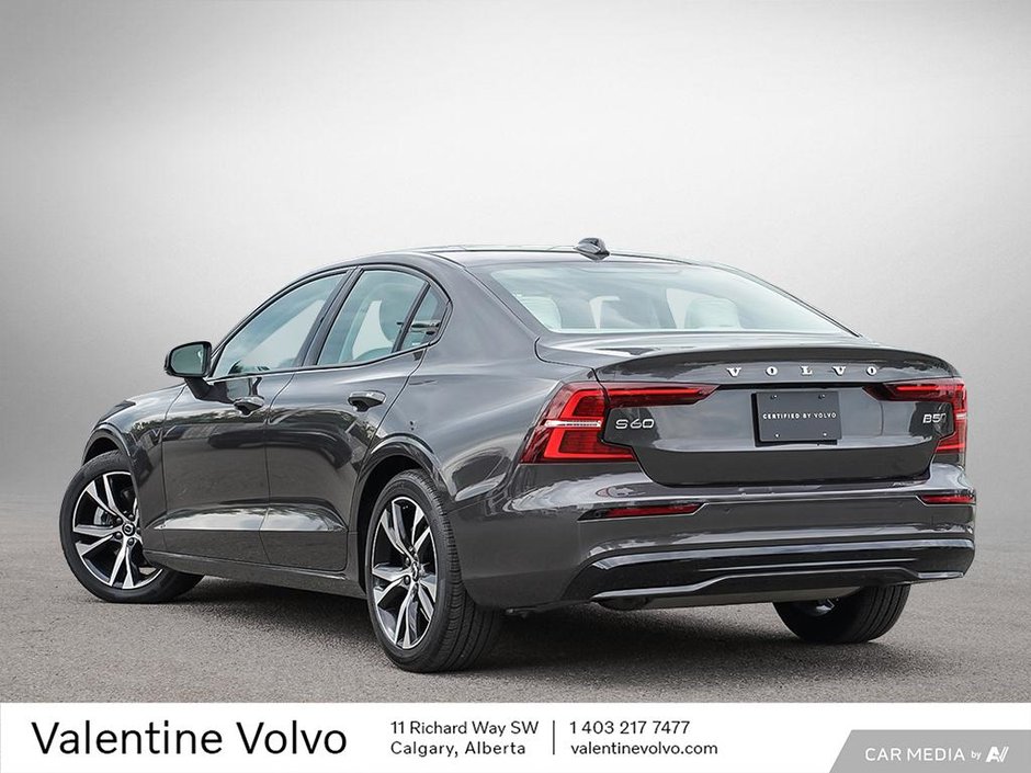 2024 Volvo S60 Core Dark Theme-3