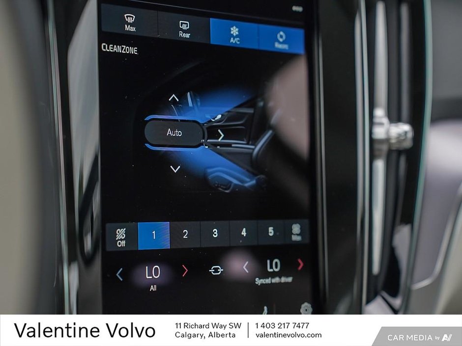 2024 Volvo S60 Core Dark Theme-19