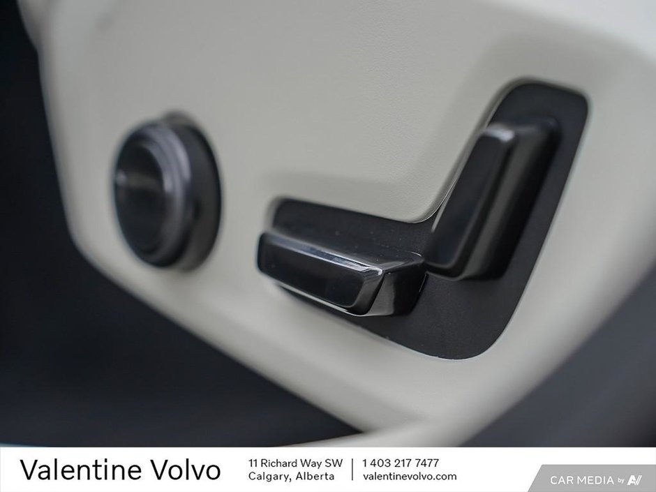 2024 Volvo S60 Core Dark Theme-28