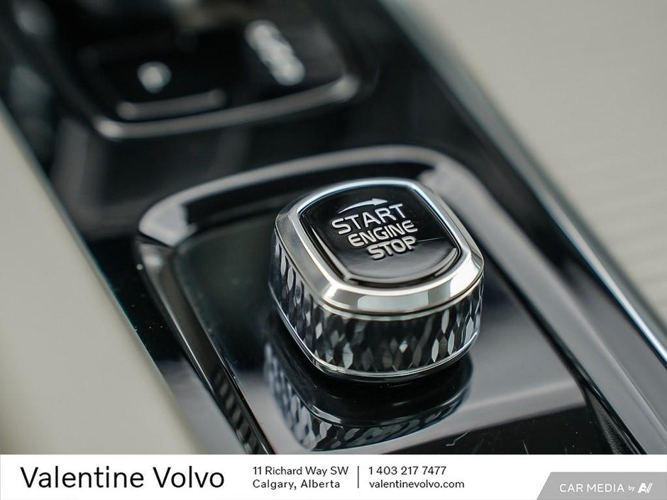 2024 Volvo S60 Core Dark Theme-27