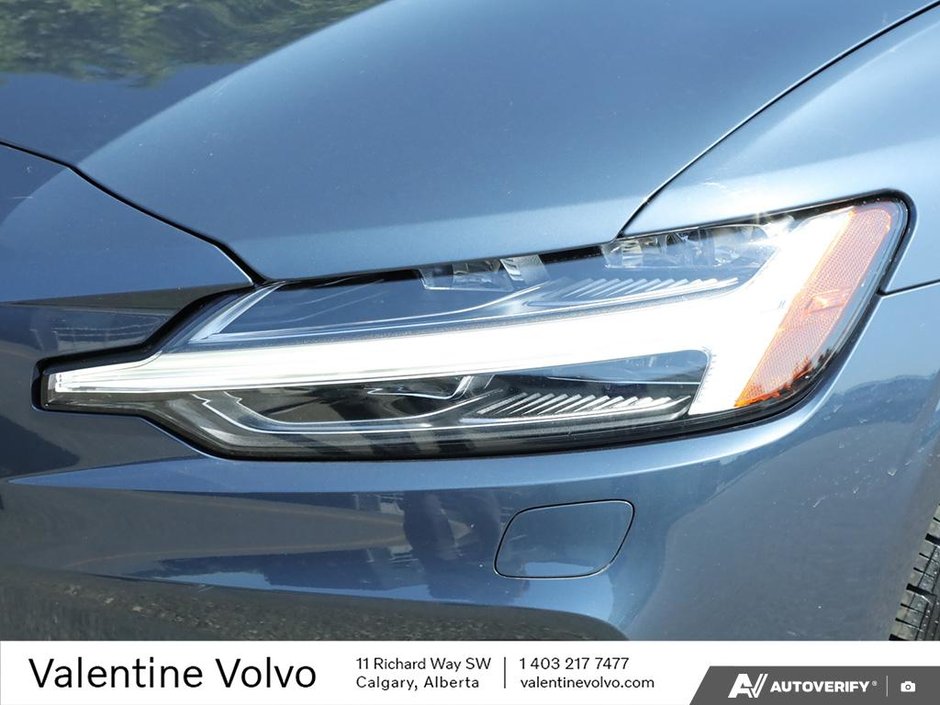 2024 Volvo S60 Core Dark Theme-9
