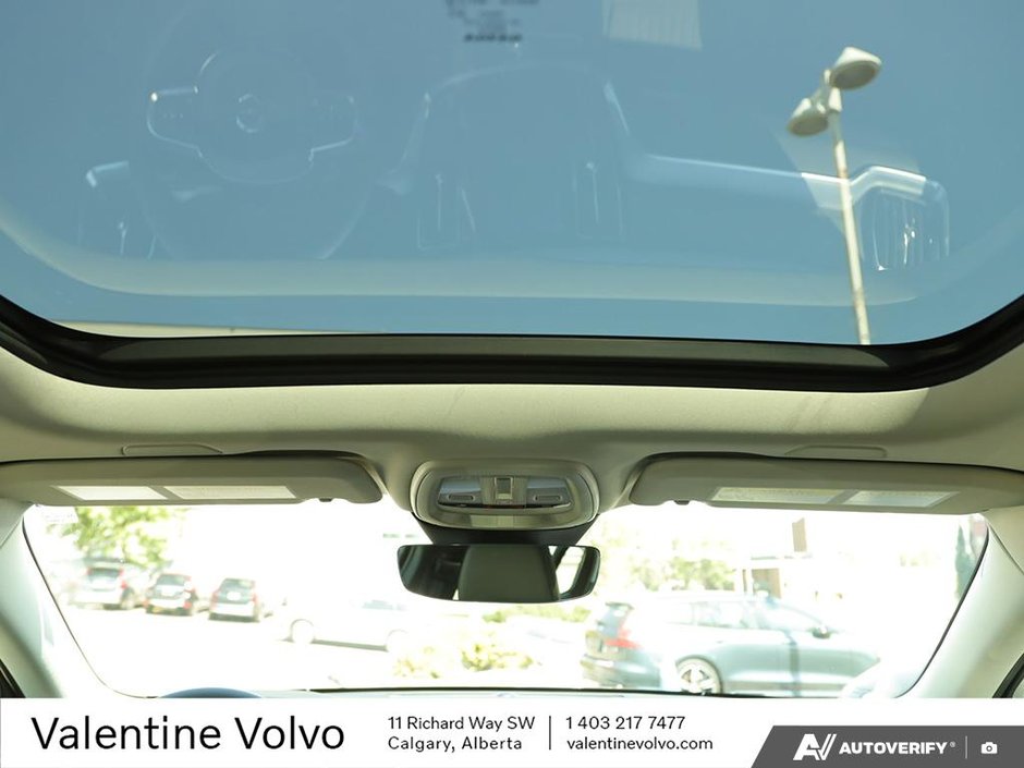 2024 Volvo S60 Core Dark Theme-27