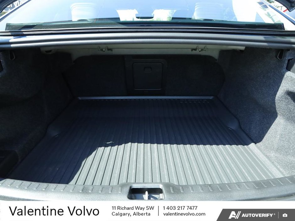 2024 Volvo S60 Core Dark Theme-10