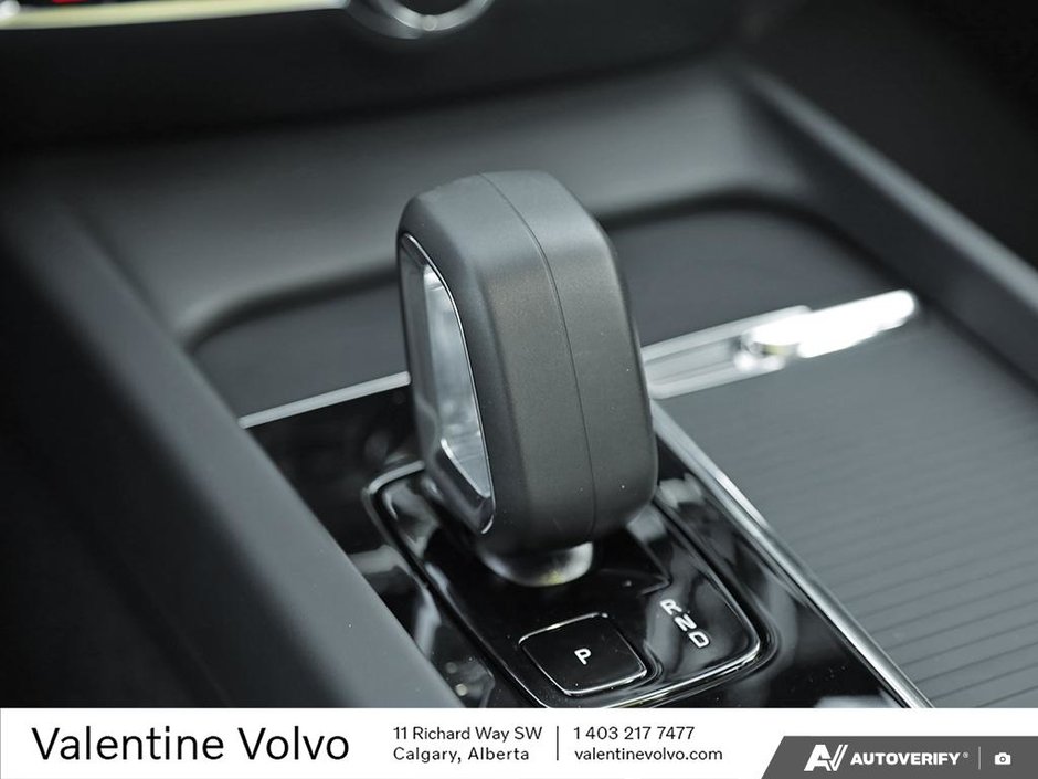 2024 Volvo S60 Core Dark Theme-23