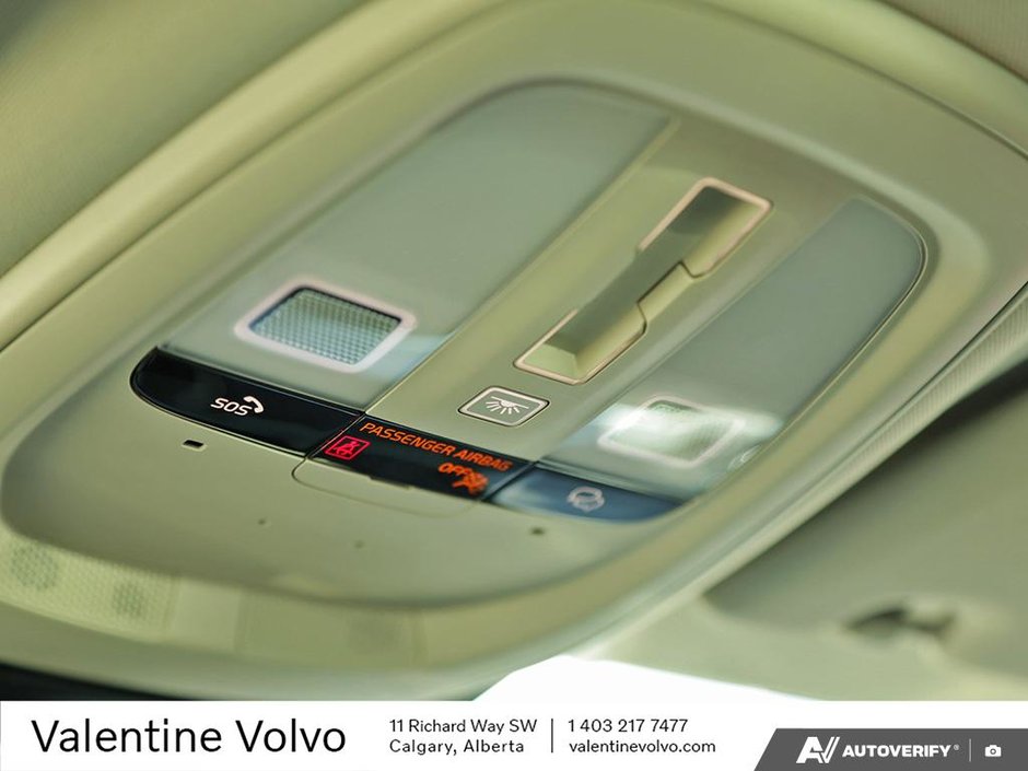 2024 Volvo S60 Core Dark Theme-18