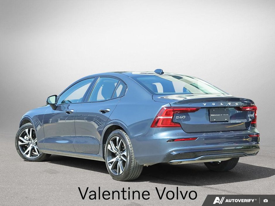 2024 Volvo S60 Core Dark Theme-3