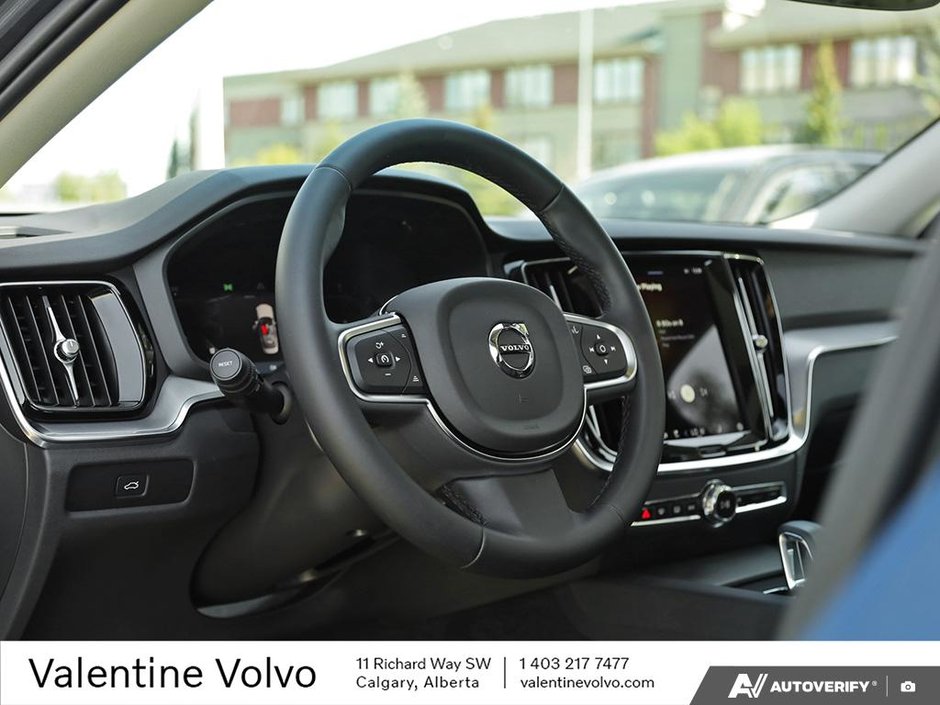 2024 Volvo S60 Core Dark Theme-12