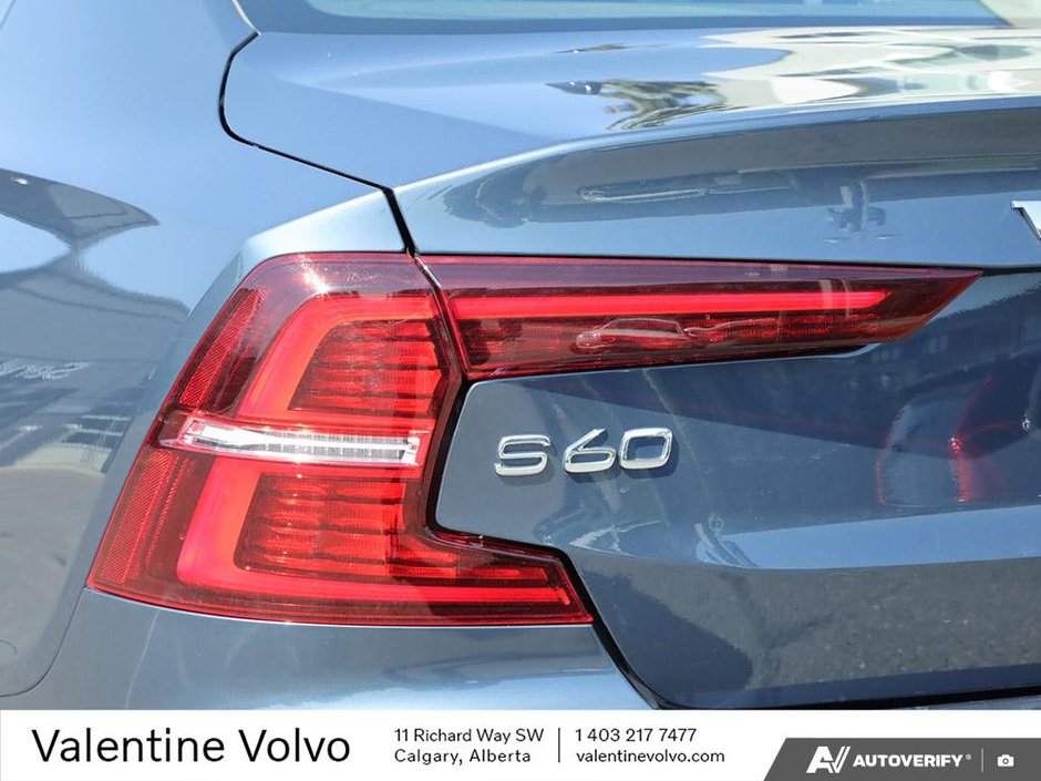 2024 Volvo S60 Core Dark Theme-11