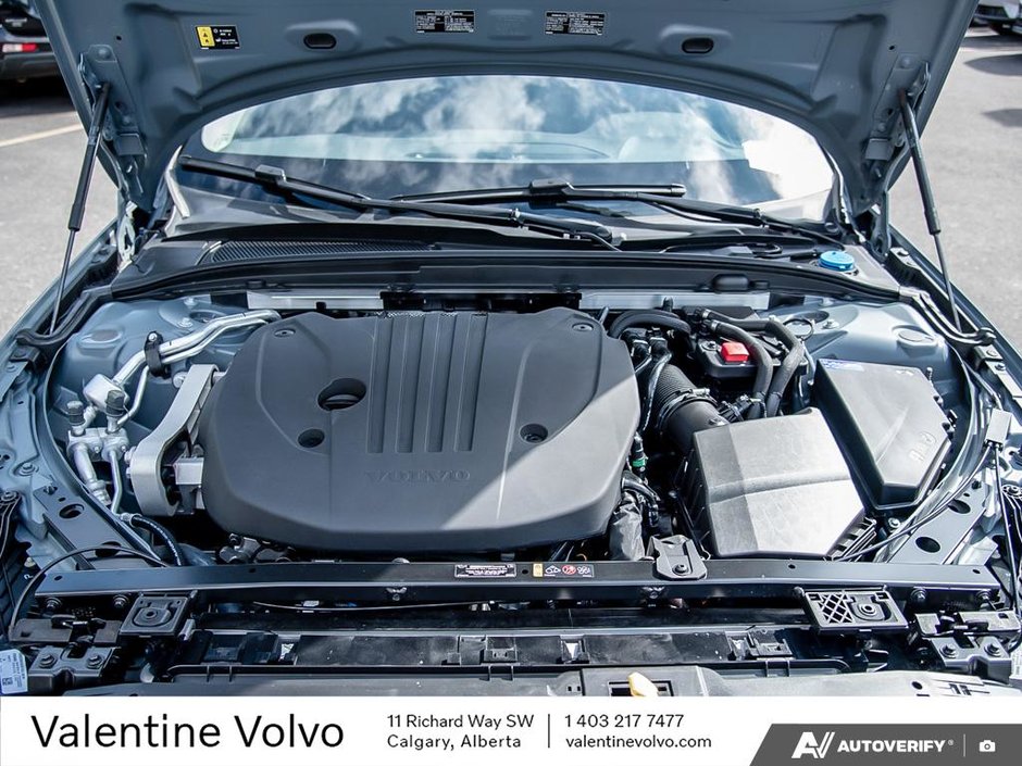 2024 Volvo S60 Plus Dark Theme-7