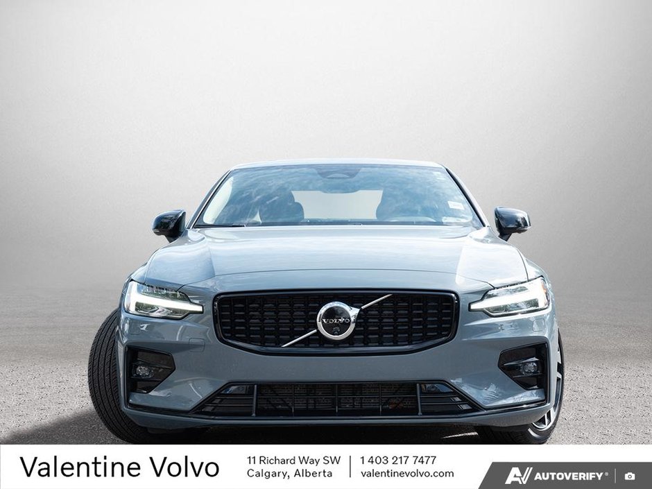 2024 Volvo S60 Plus Dark Theme-1