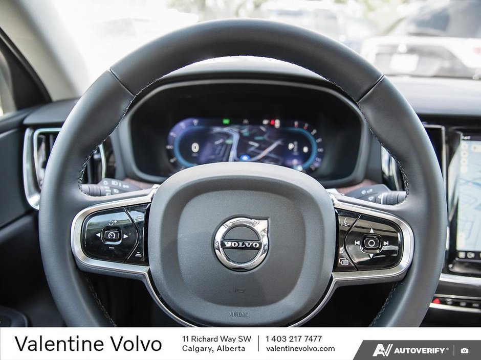 2024 Volvo S60 Plus Dark Theme-13