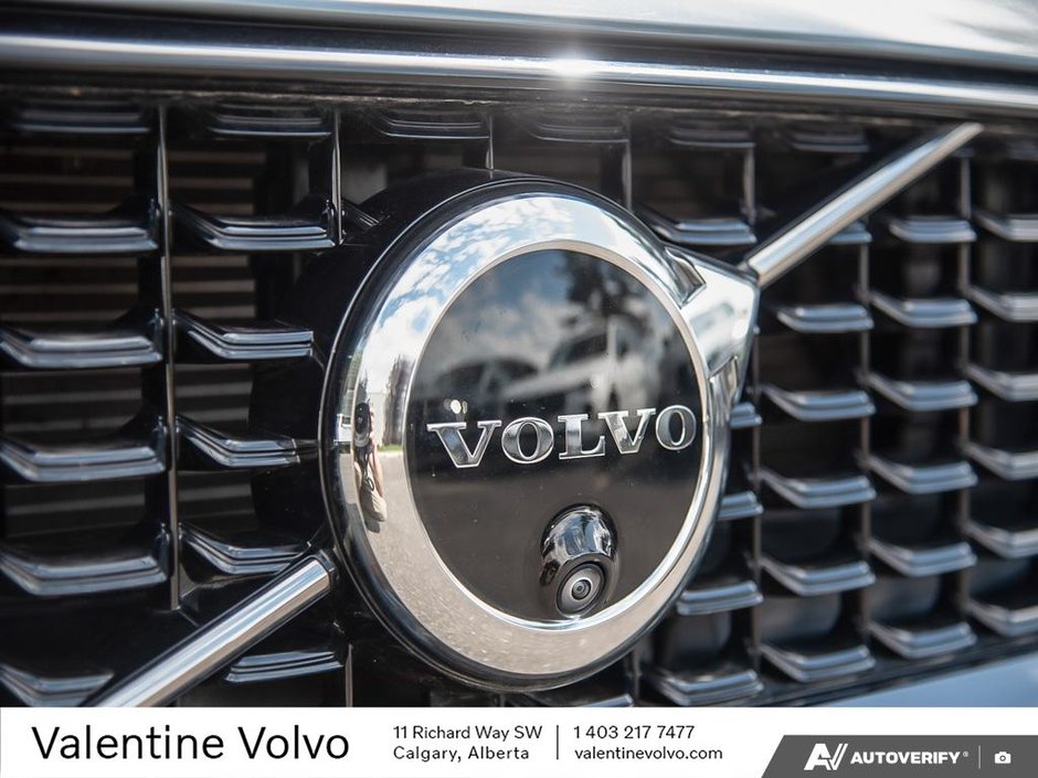 2024 Volvo S60 Plus Dark Theme-8