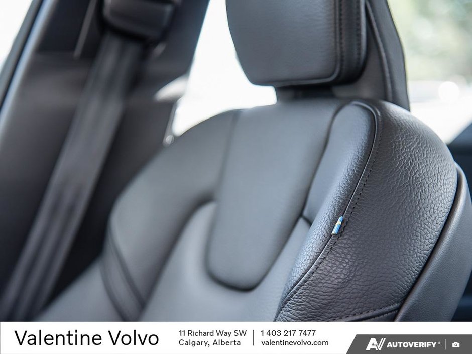 2024 Volvo S60 Plus Dark Theme-22