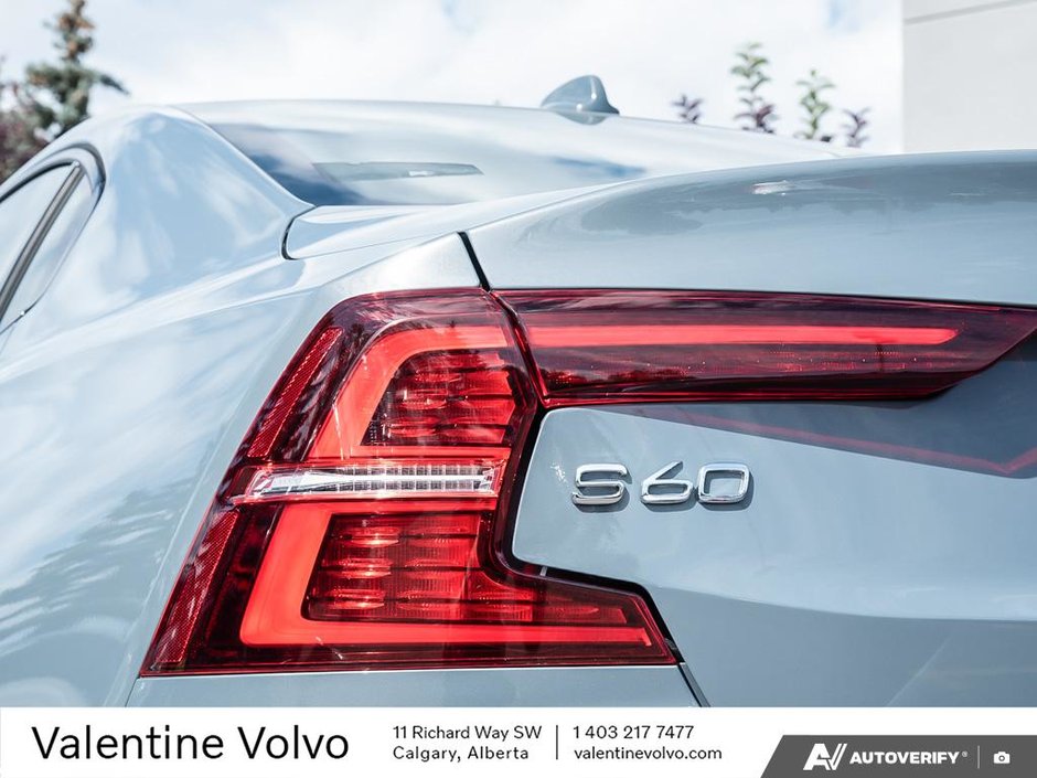 2024 Volvo S60 Plus Dark Theme-11