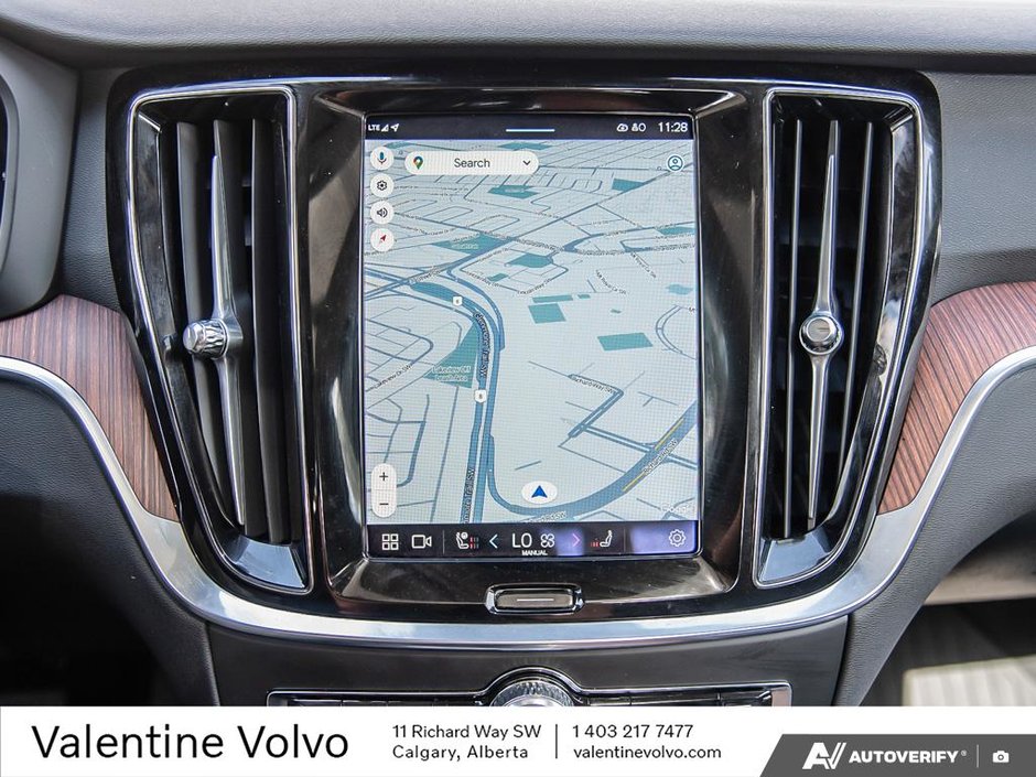 2024 Volvo S60 Plus Dark Theme-20