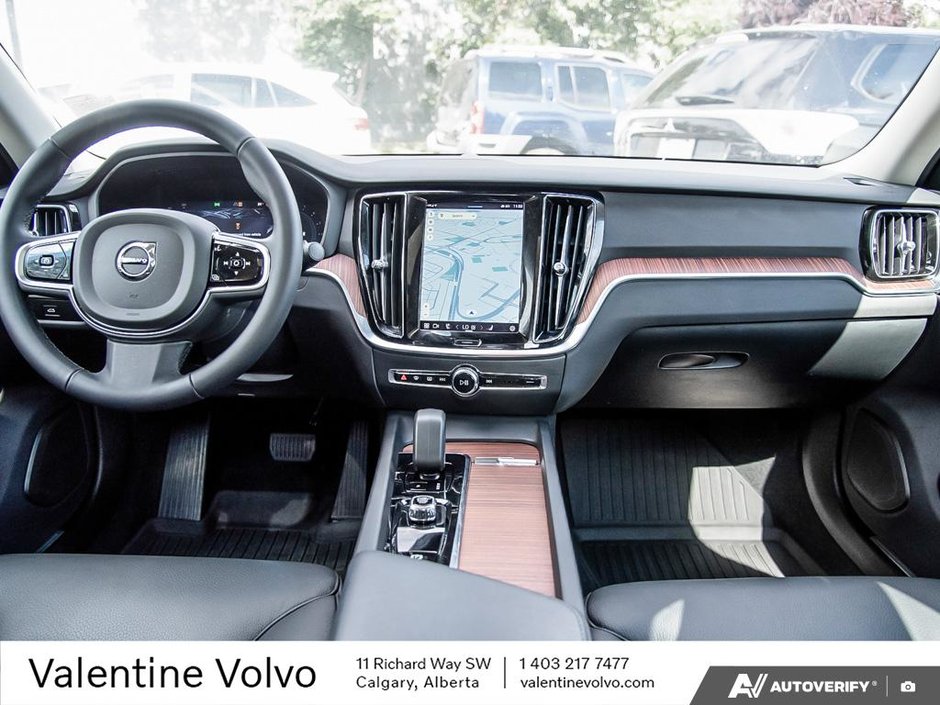 2024 Volvo S60 Plus Dark Theme-24