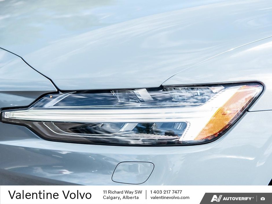 2024 Volvo S60 Plus Dark Theme-9