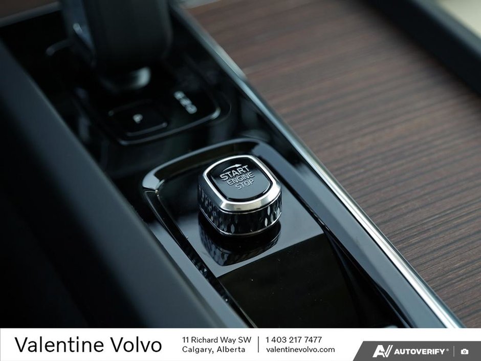 2024 Volvo S60 Plus Dark Theme-22