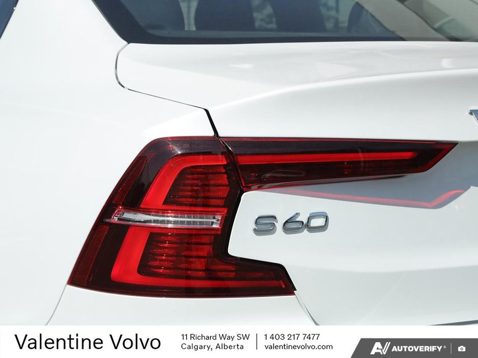 2024 Volvo S60 Plus Dark Theme-11