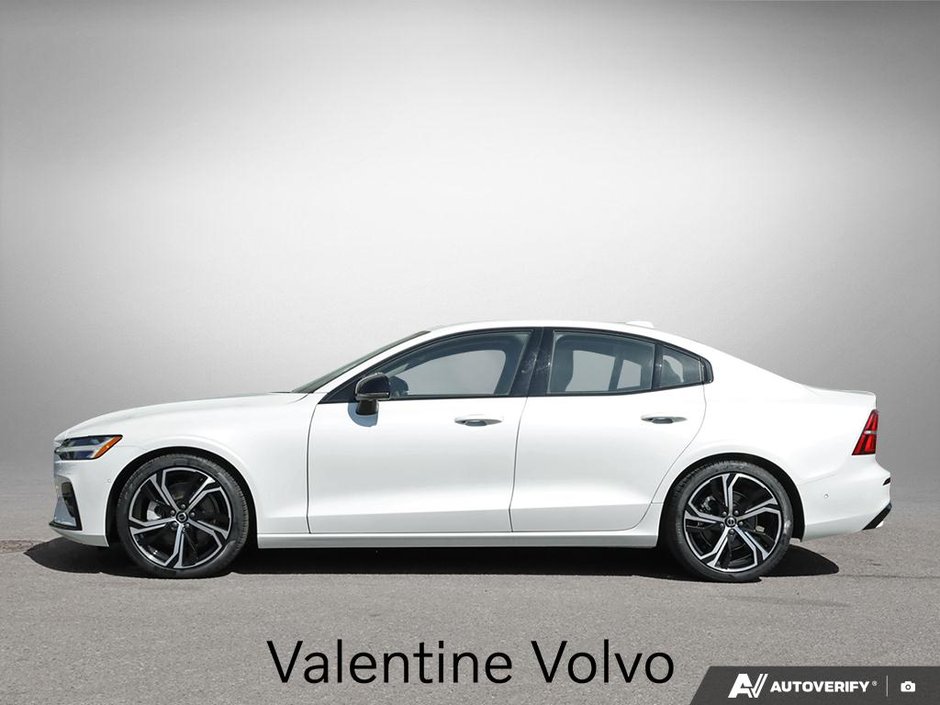 2024 Volvo S60 Plus Dark Theme-2