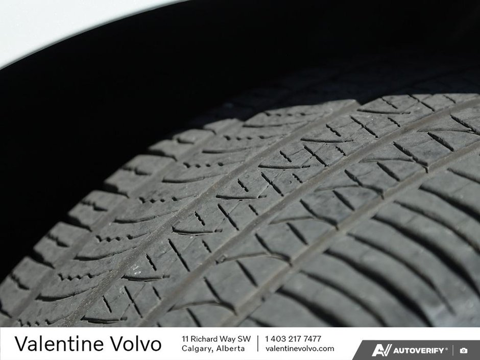 2024 Volvo S60 Plus Dark Theme-6