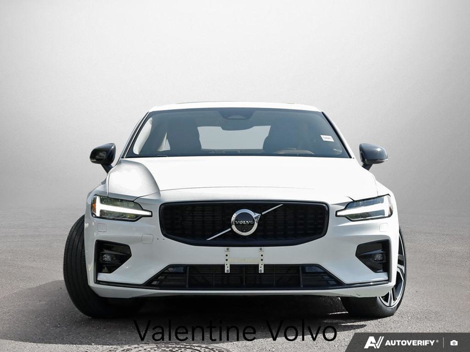 2024 Volvo S60 Plus Dark Theme-1