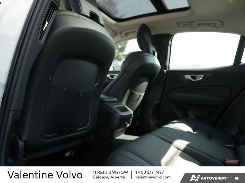2024 Volvo S60 Plus Dark Theme-25