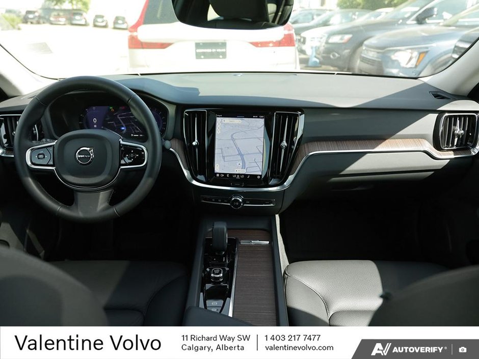 2024 Volvo S60 Plus Dark Theme-26